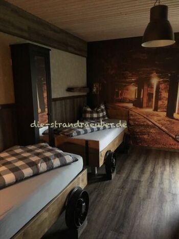 Treibgut belegt, dann heuert in der Schatztruhe an