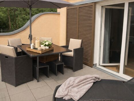 18 qm eingezäunte Terrasse