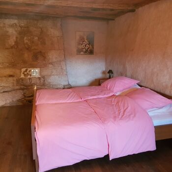 Schlafzimmer mit Doppelbett 180x190