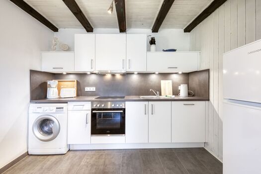 Voll ausgestattete Küche