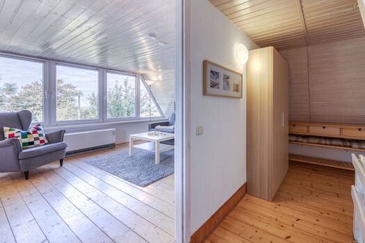 Flur zum Wohnzimmer - mit Ostseeblick