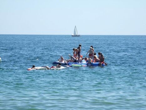 Die Badeinsel am Schönhagener Strand