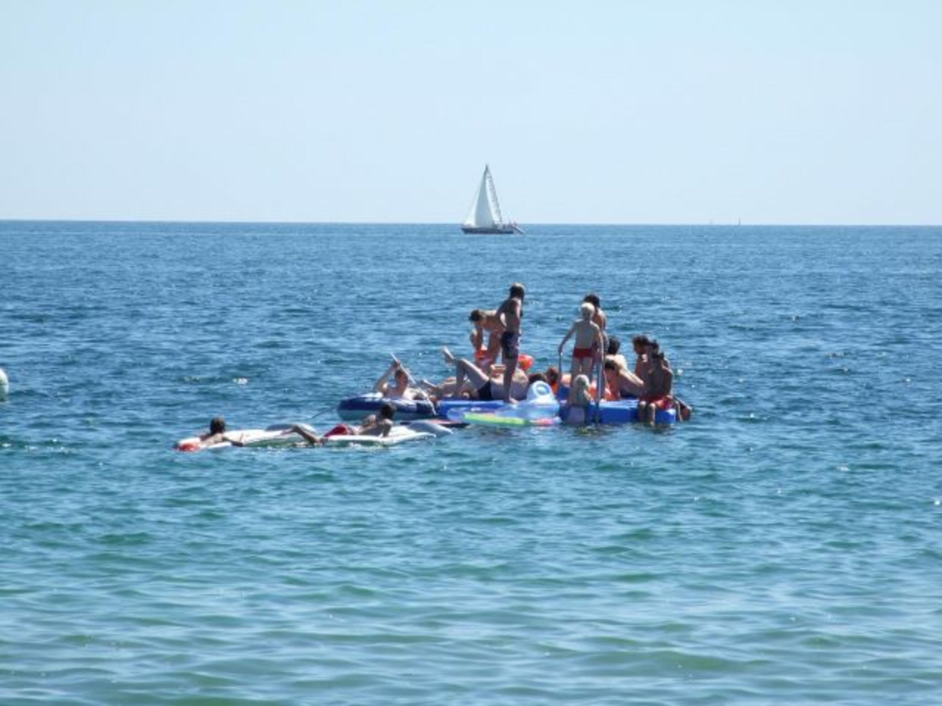 Die Badeinsel am Schönhagener Strand