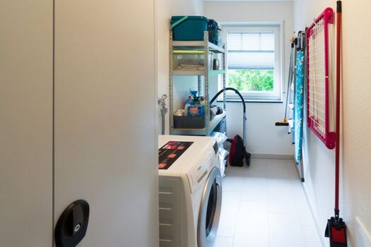 Abstellraum mit Waschmaschine 