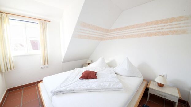 Unsere Fewo Küstenschwalbe (B49) - das erste Schlafzimmer.