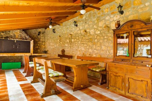 Villa Vesna - Überdachte Terrasse mit Grill