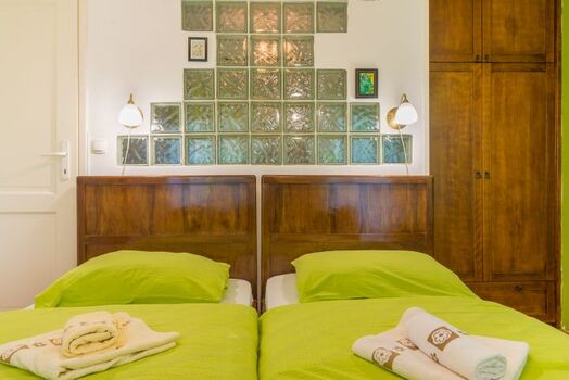 Villa Vesna - 1. Schlafzimmer EG mit eigenem Bad 