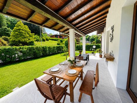 überdachte Terrasse