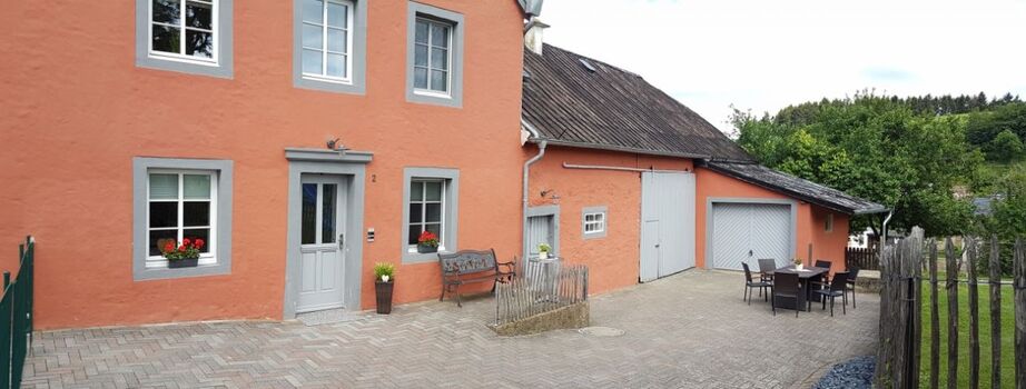 Hofbereich des Landhauses mit Sitzmöglichkeit