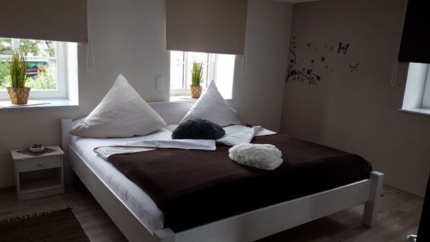 1. Schlafzimmer im OG: mit Doppelbett 