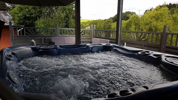 ständig beheizter Hotspring Außenwhirlpool