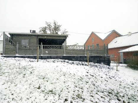 Terrasse mit Garten-Sauna und Außenwhirlpool