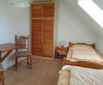 Schlafzimmer 2 mit 2 Einzelbetten im OG