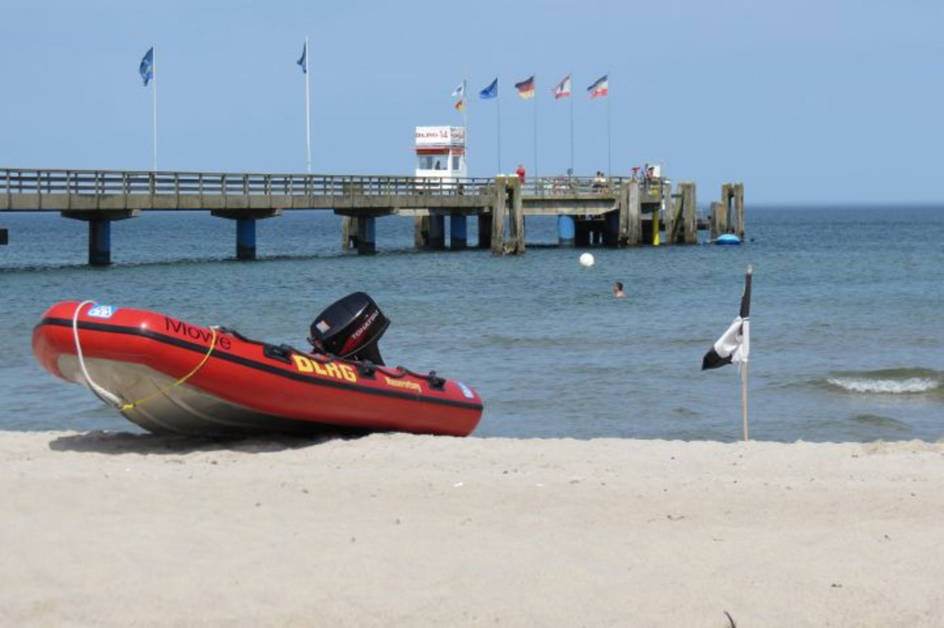 Strand mit Seebrücke