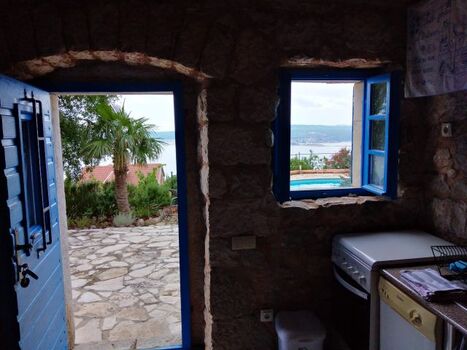 Villa Ivanka - Eingang mit der Küche