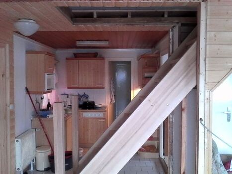 eine neue Treppe entsteht im April 2017....