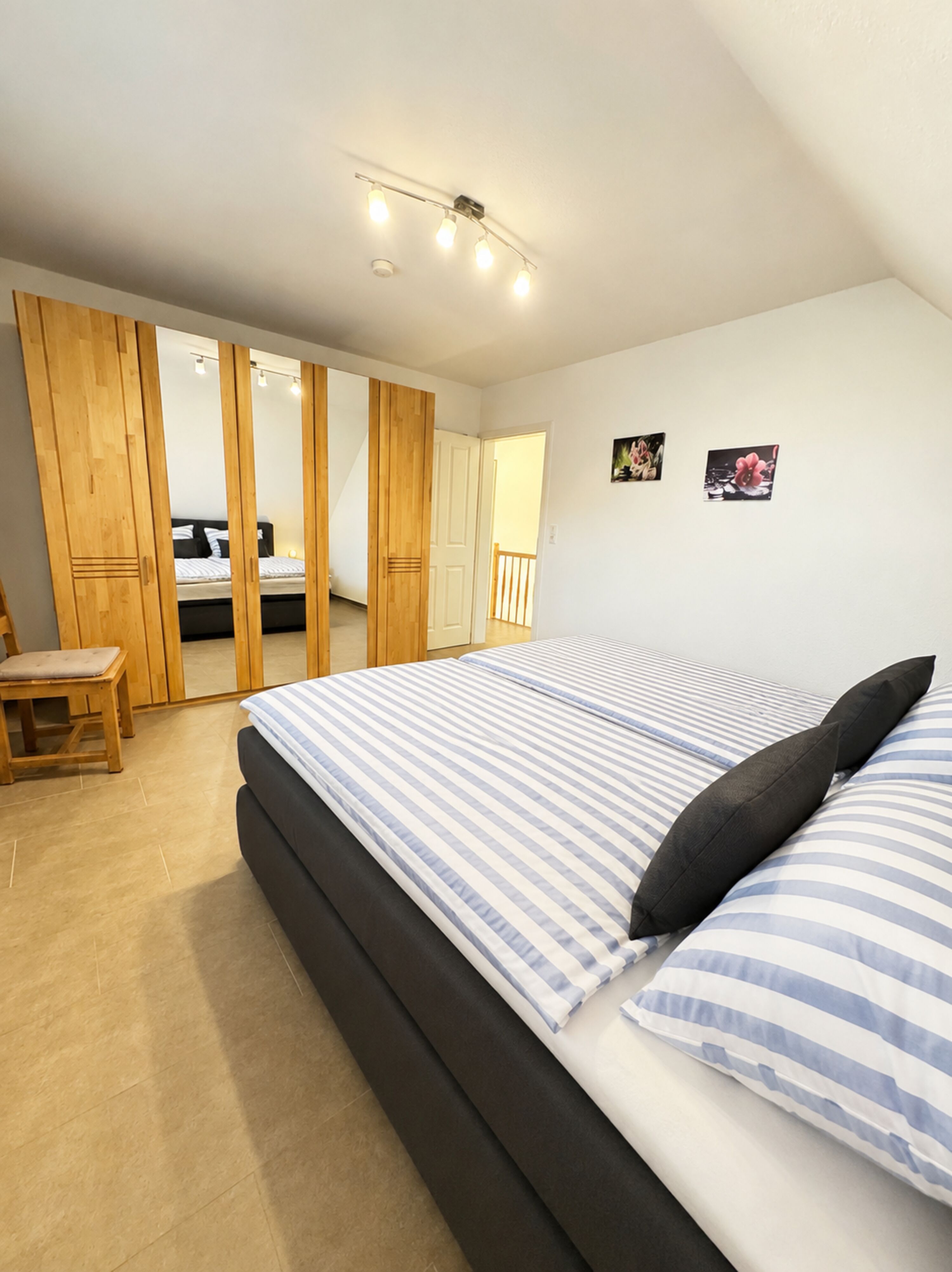 Schlafzimmer 1.OG