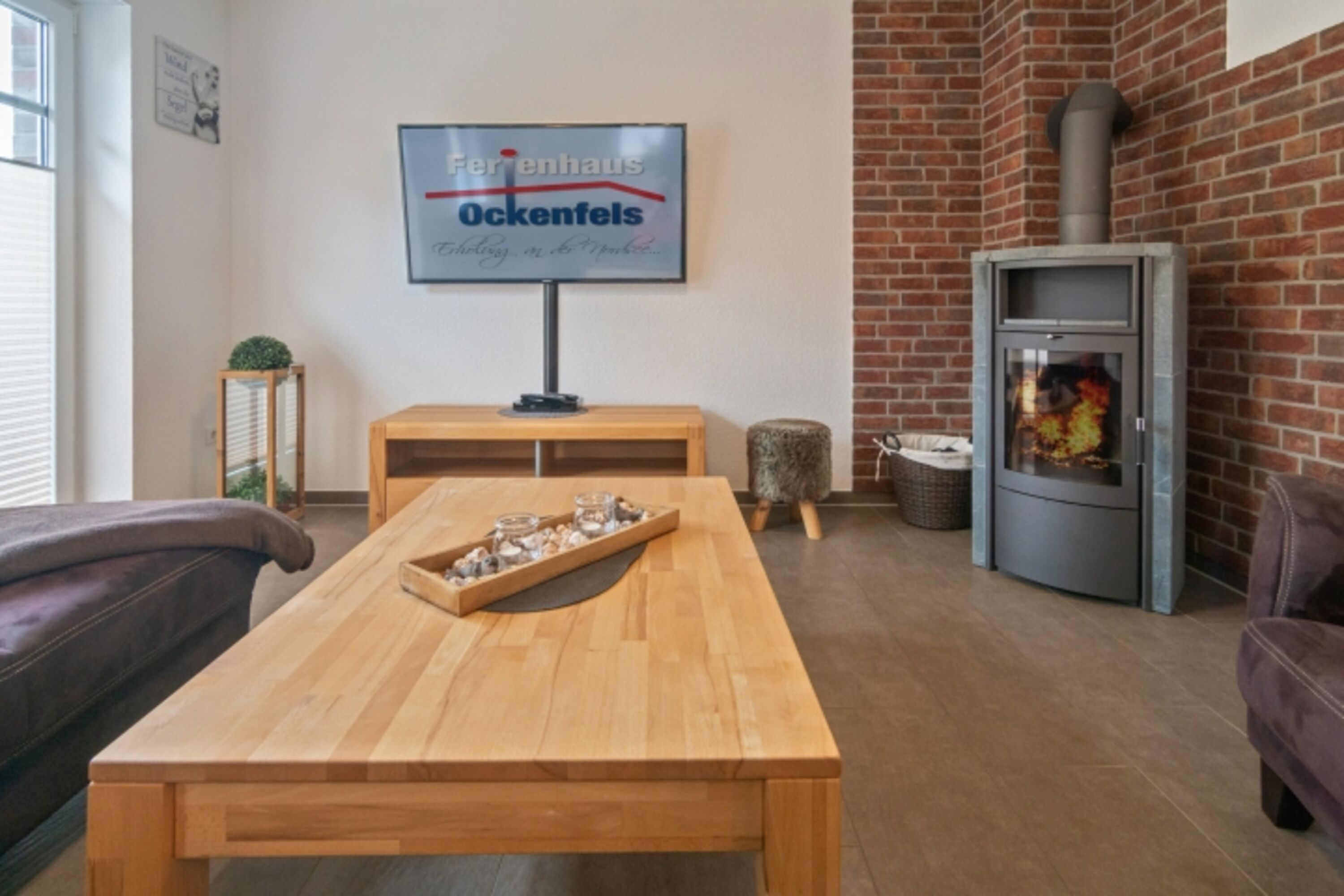 Wohnzimmer mit Kaminofen 