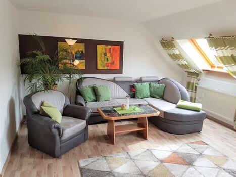 Wohnzimmer/ Sitzecke mit 1 Schlaffunktion