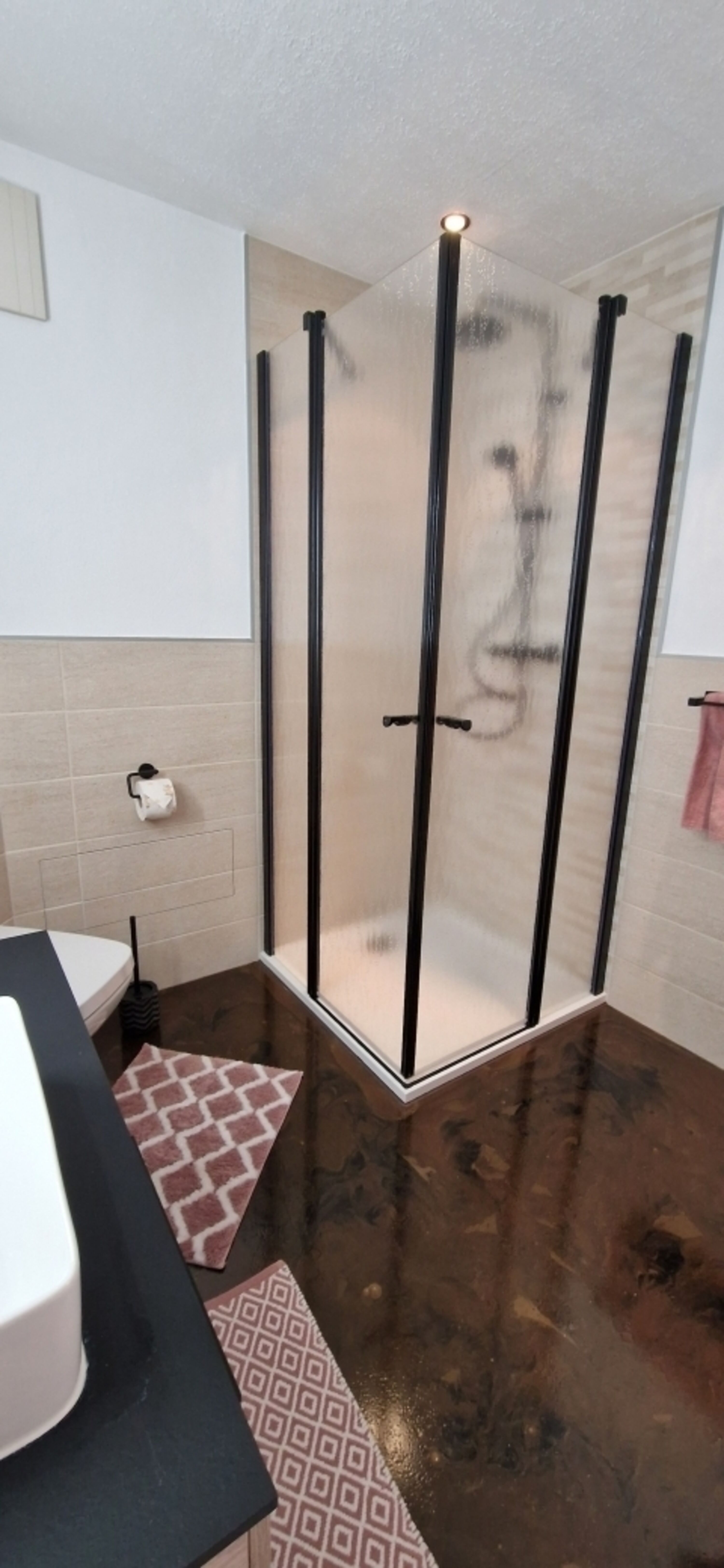 Bad mit Dusche