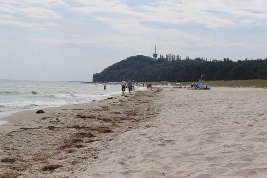der weite Sandstrand vor der Haustür