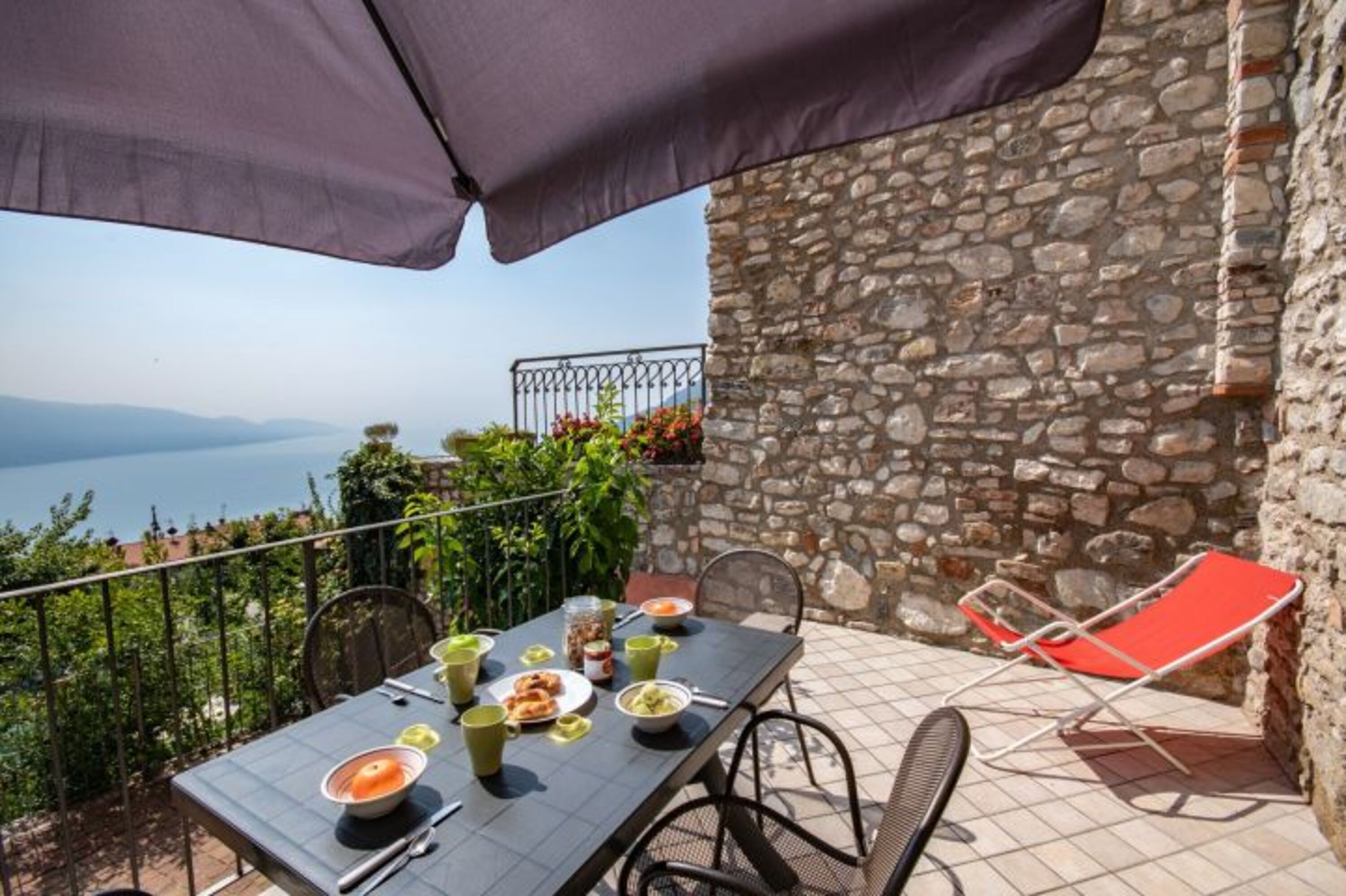 Balkon mit Seeblick