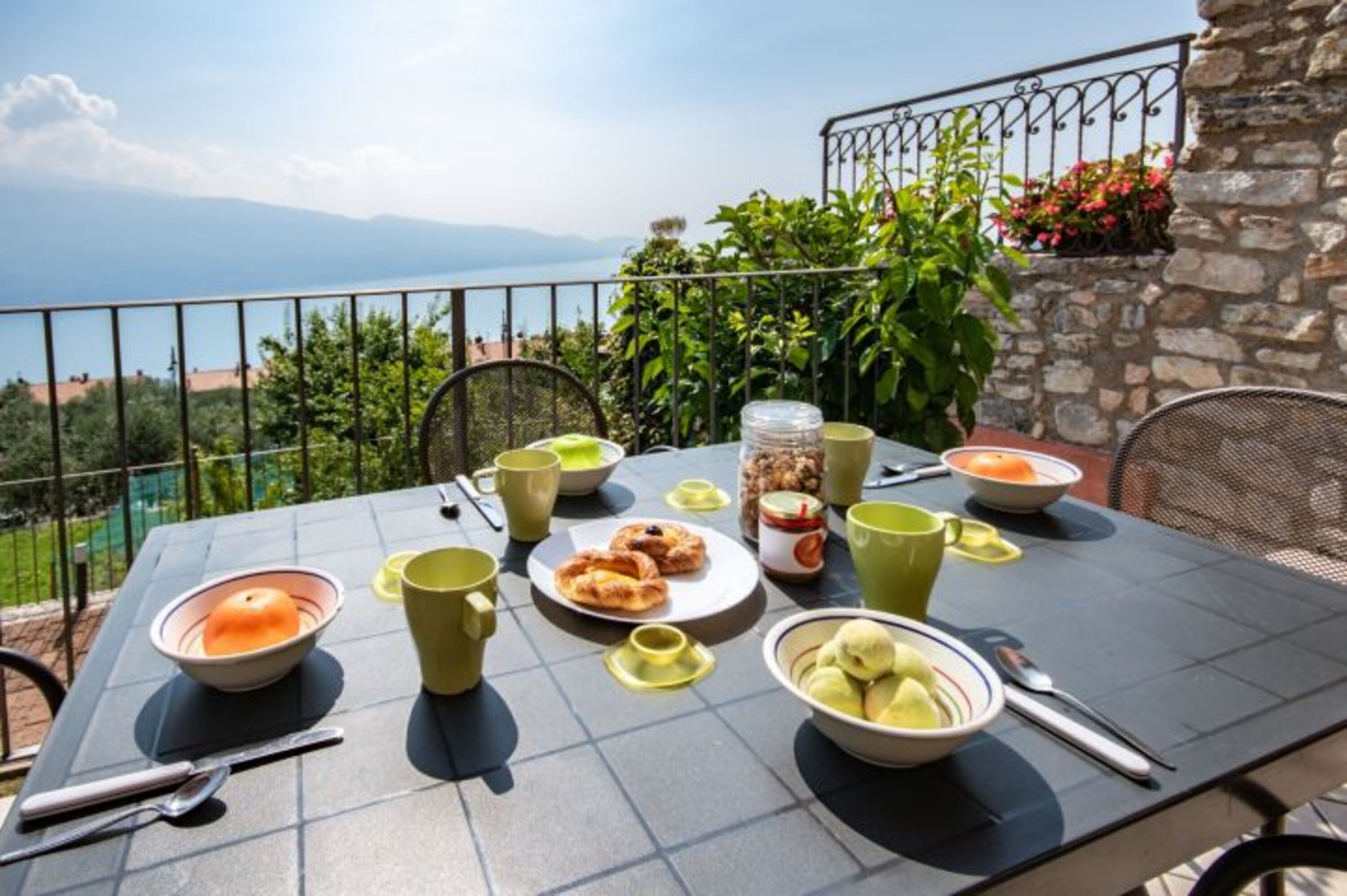 Balkon mit Seeblick