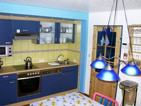 Komplett ausgestattete Küche