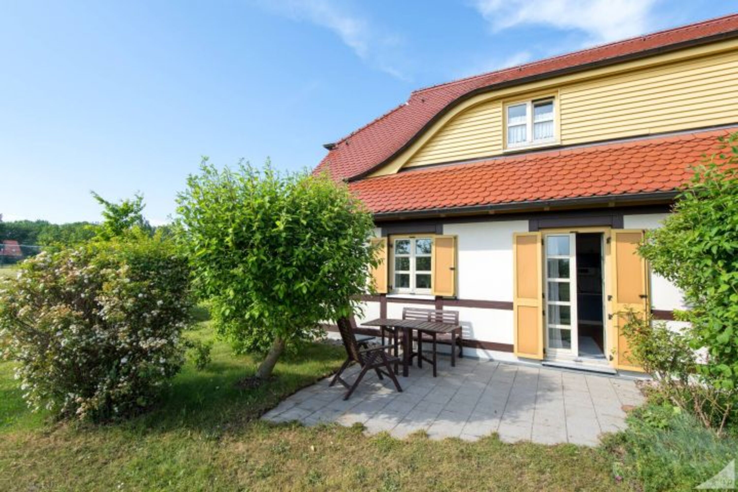 Unsere Ferienwohnung Sommerschwalbe mit Sonnenterrasse.