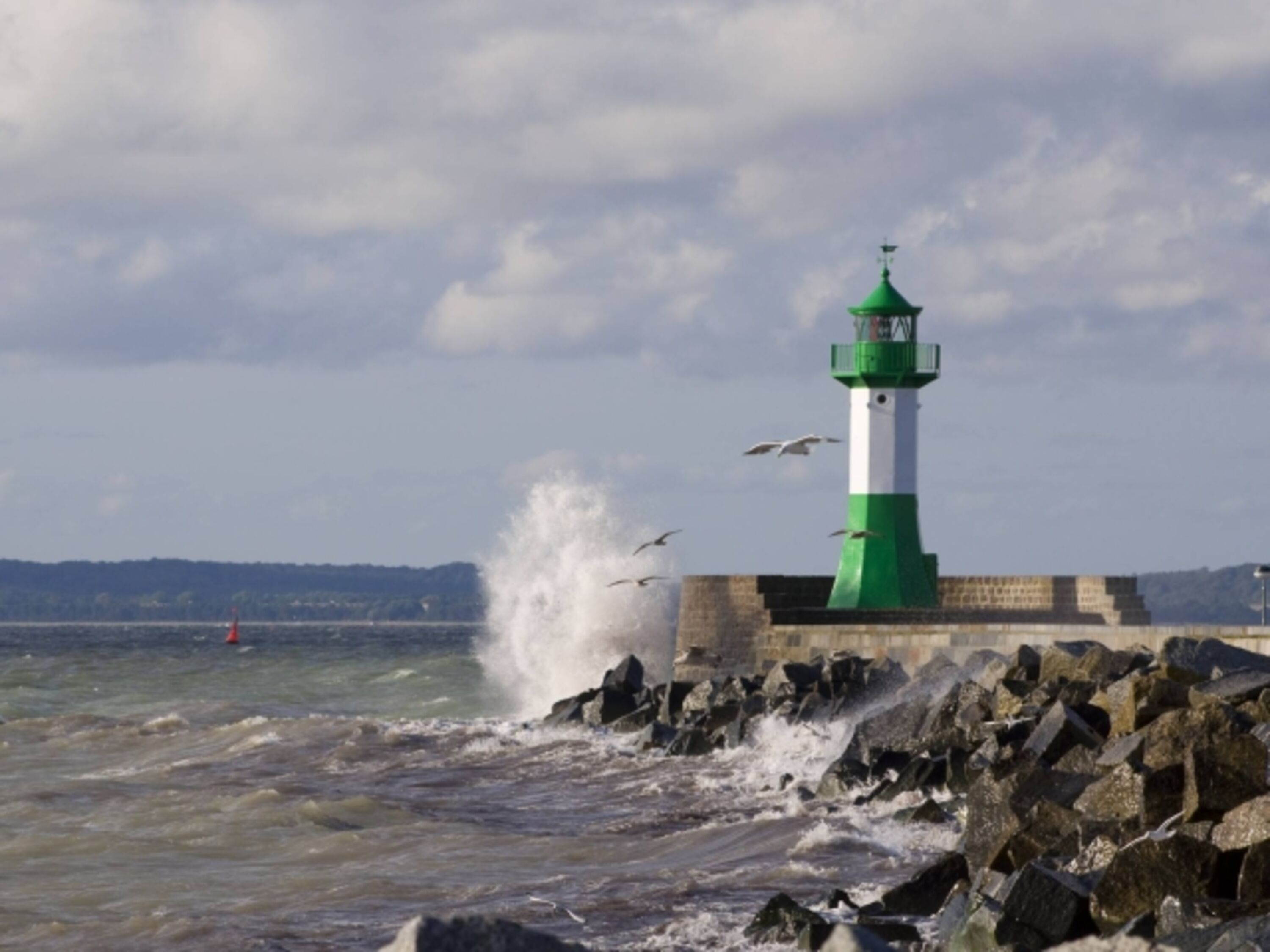 Der Leuchhturm von Sassnitz mit der zweitlängsten Mole von Europa.