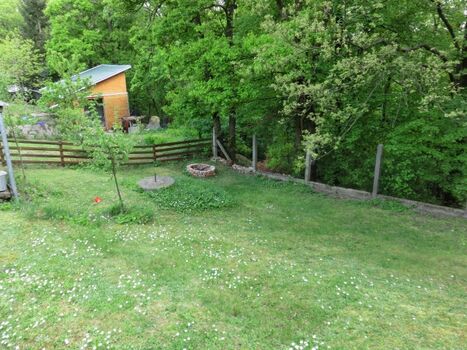 Feuerstelle hinten im Garten