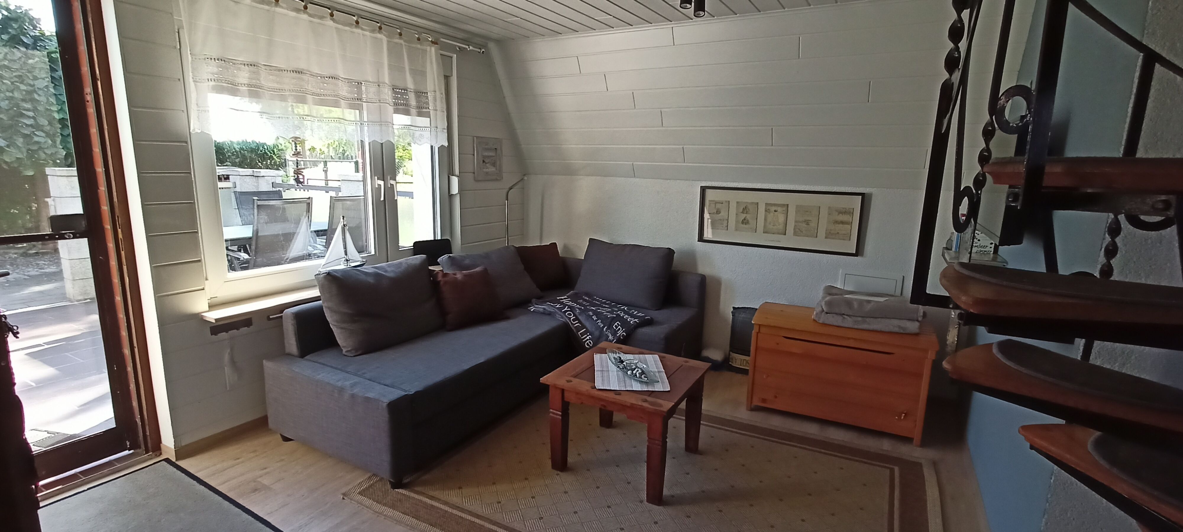 Wohnbereich mit Schlafsofa