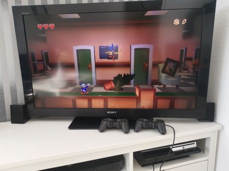 Playstation und Spiele vorhanden