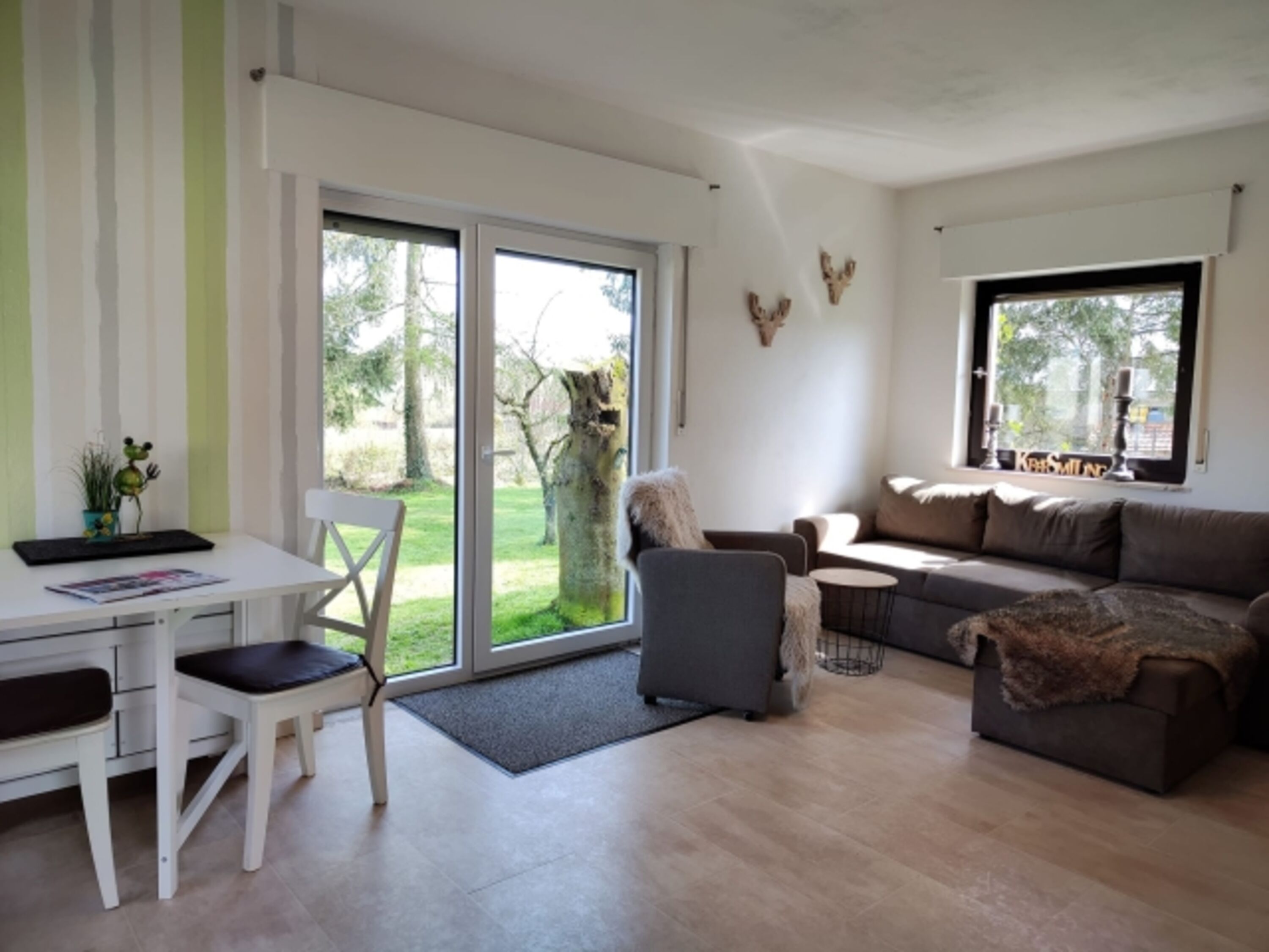 Blick ins Wohnzimmer