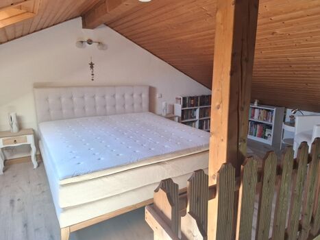 Galerie mit neuem Boxspringbett 180x200