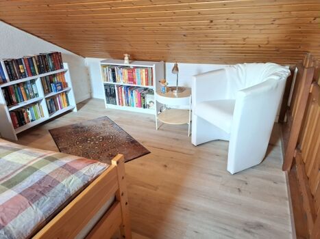 Gemütliche Leseecke auf der Galerie