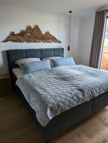 Schlafzimmer OG mit Balkon