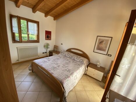 Das Schlafzimmer mit Doppelbett