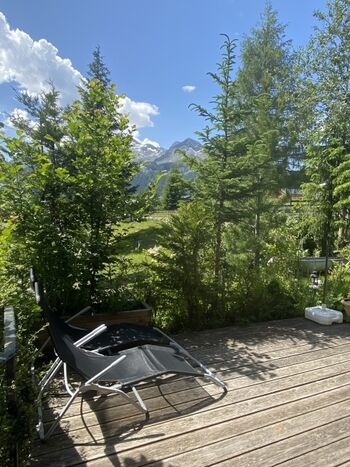 Blick auf die Berge von der Terrasse