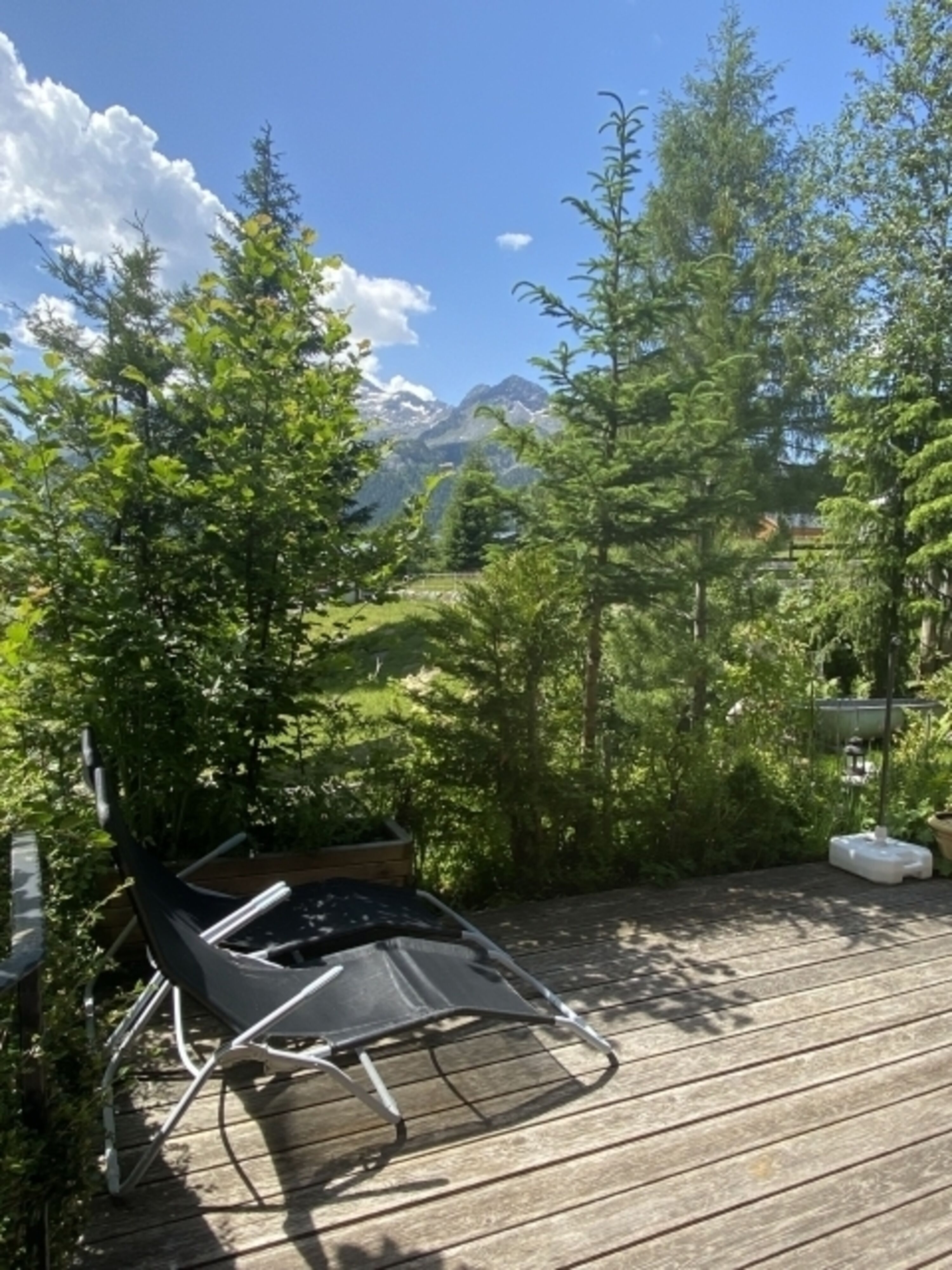Blick auf die Berge von der Terrasse