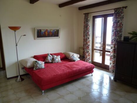 Das Schlafsofa für 5. und 6. Person nutzbar als Big-Sofa