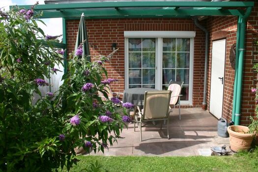 Terrasse mit Überdachung