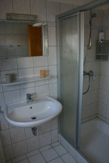 Bad 1. Etage ( Dusche)