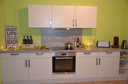 Neue Küche mit Ceranfeld und Herd