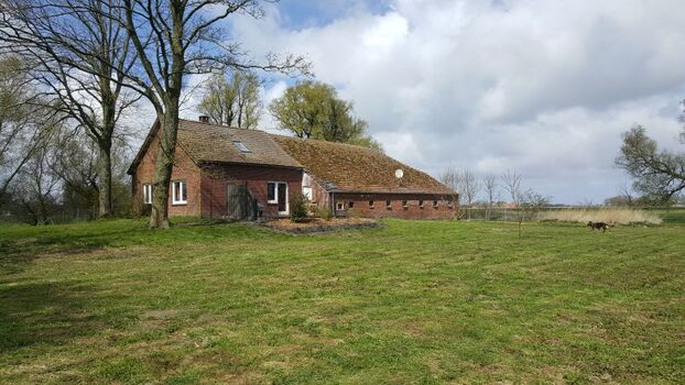 Sicht über einen Teil des Grundstücks