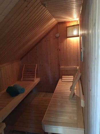 Sauna mit Farblichttherapie 