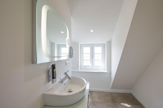 Reethus Steuerbord - Duschbad im OG mit Blick in die Weite 