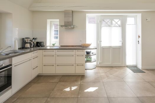 Reethus Steuerbord - große lichtdurchflutete Küche