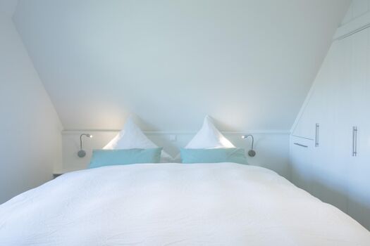 Reethus Steuerbord - Schlafzimmer mit Doppelbett im OG