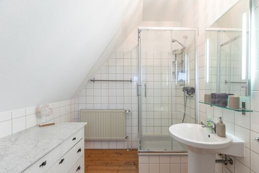 Juwel am Deich - Duschbad im OG